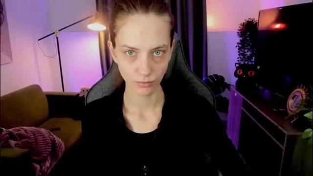 Image 3 of emilywiled Stream on Chaturbate on 2 months ago