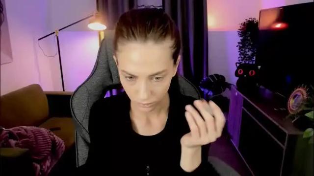 Image 6 of emilywiled Stream on Chaturbate on 2 months ago