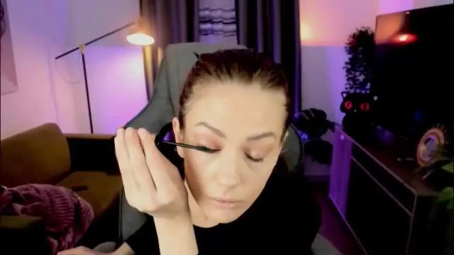 Image 7 of emilywiled Stream on Chaturbate on 2 months ago