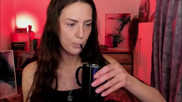 Image 4 of emilywiled Stream on Chaturbate on 2 months ago