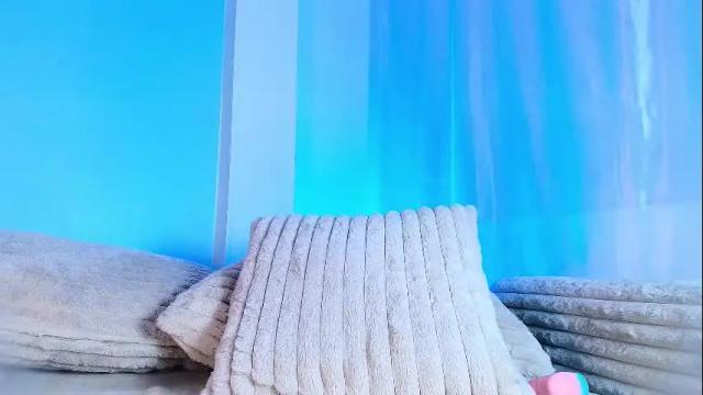 Image 8 of emilywithe_ Stream on Chaturbate on 1 month ago
