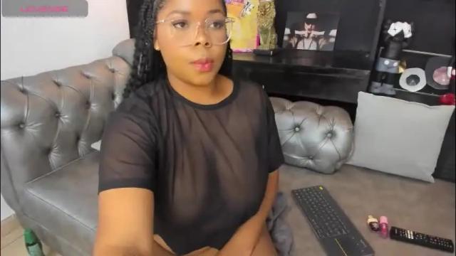 Image 2 of emilyy_williamss Stream on Chaturbate on 3 months ago