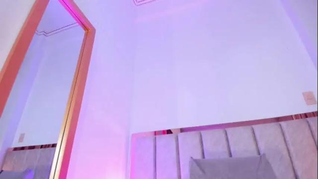 Image 7 of emilyywatson Stream on Chaturbate on 14 days ago