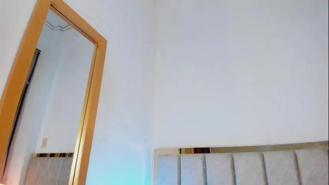 Image 2 of emilyywatson Stream on Chaturbate on 3 days ago