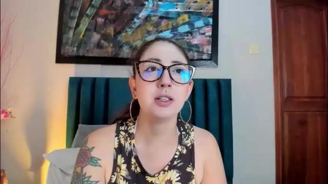 Image 4 of emilyywatson Stream on Chaturbate on 1 month ago