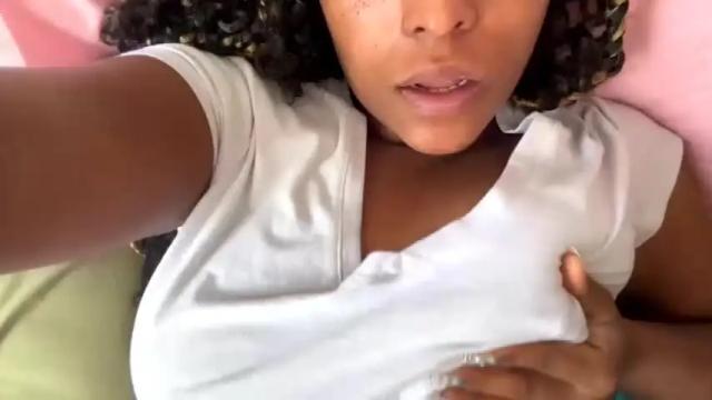 Image 10 of emistrezz Stream on Chaturbate on 24 months ago