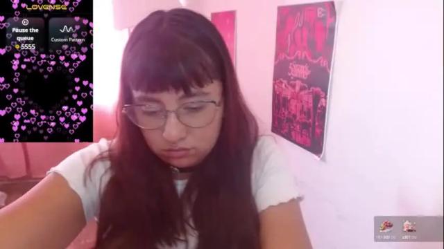 Image 2 of emitaa17228 Stream on Chaturbate on 1 month ago