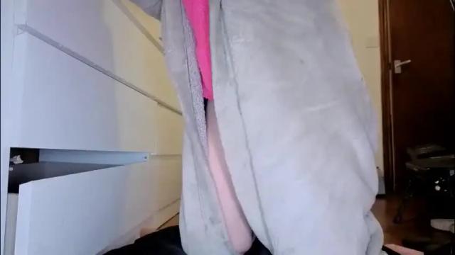 Image 4 of emliyjamesmjb Stream on Chaturbate on 22 days ago