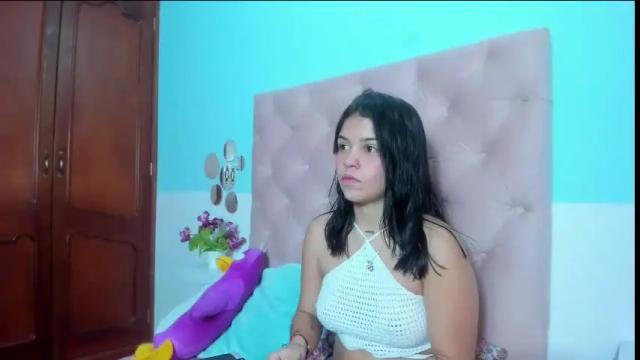 Image 2 of emma__boo_ Stream on Chaturbate on 3 months ago