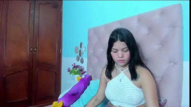 Image 8 of emma__boo_ Stream on Chaturbate on 3 months ago