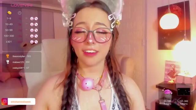 Image 3 of emma__rossi Stream on Chaturbate on 23 months ago