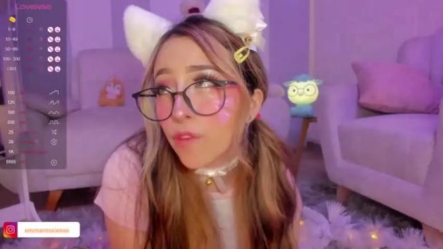 Image 3 of emma__rossi Stream on Chaturbate on 22 months ago