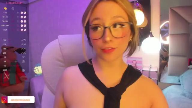 Image 11 of emma__rossi Stream on Chaturbate on 22 months ago