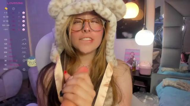 Image 11 of emma__rossi Stream on Chaturbate on 22 months ago