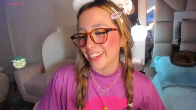 Image 3 of emma__rossi Stream on Chaturbate on 21 months ago