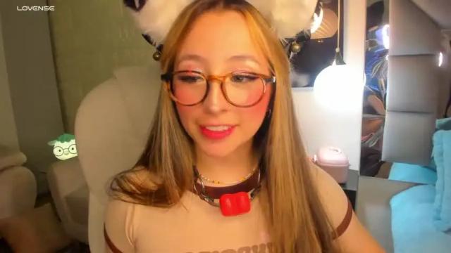Thumbnail 1, emma__rossi's Stream at Chaturbate, 21 months ago