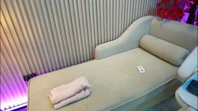 Image 10 of emma__walkerr_ Stream on Chaturbate on 4 months ago