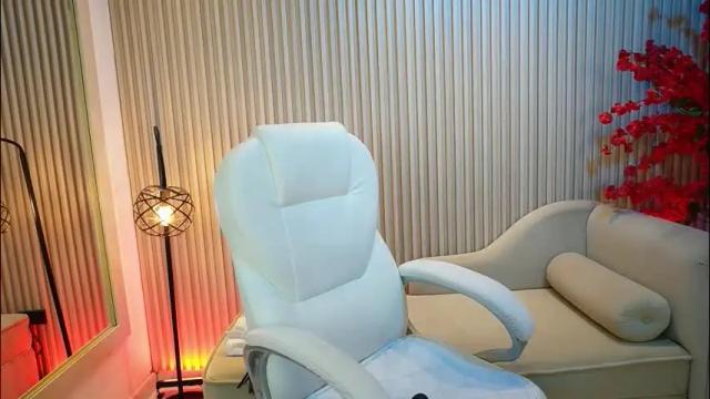 Image 7 of emma__walkerr_ Stream on Chaturbate on 3 months ago