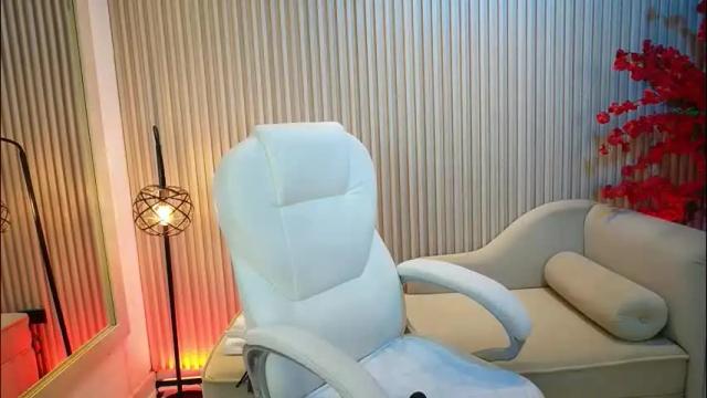 Image 8 of emma__walkerr_ Stream on Chaturbate on 3 months ago