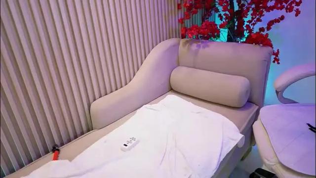 Image 8 of emma__walkerr_ Stream on Chaturbate on 3 months ago