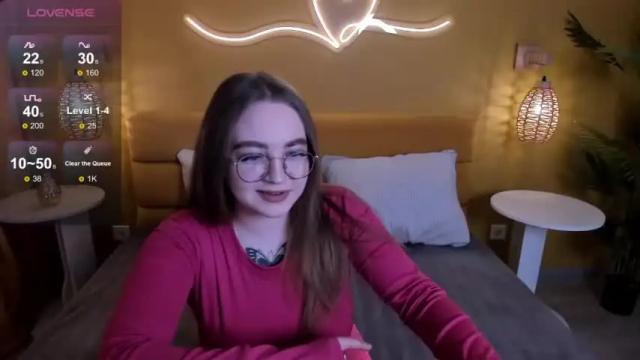 Image 4 of emma_adorablle Stream on Chaturbate on 18 months ago