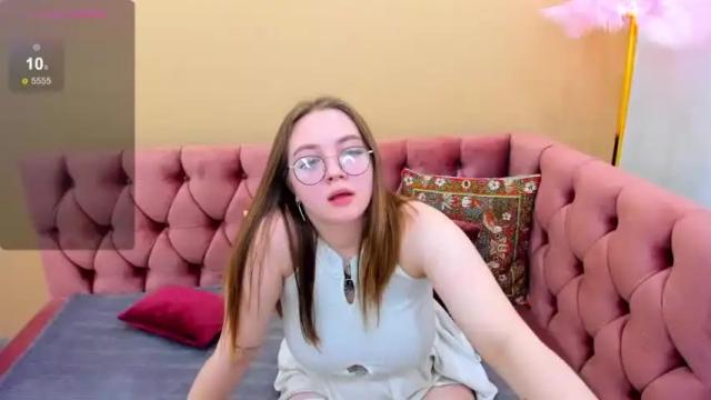 Image 12 of emma_adorablle Stream on Chaturbate on 17 months ago