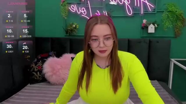 Image 4 of emma_adorablle Stream on Chaturbate on 17 months ago