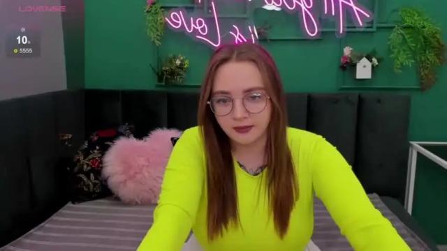 Image 6 of emma_adorablle Stream on Chaturbate on 17 months ago