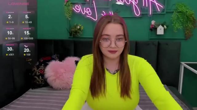 Image 7 of emma_adorablle Stream on Chaturbate on 17 months ago