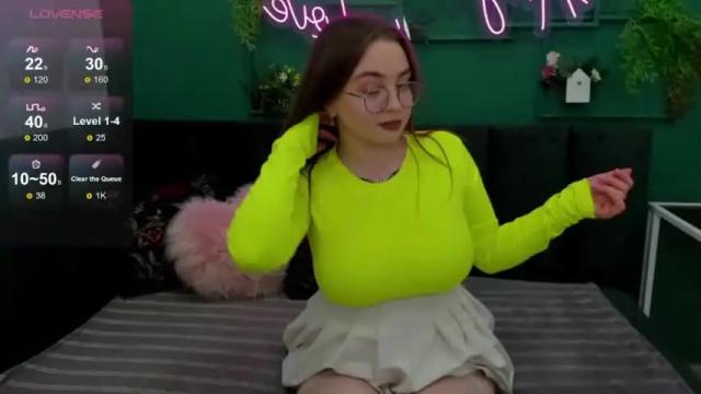 Image 8 of emma_adorablle Stream on Chaturbate on 17 months ago