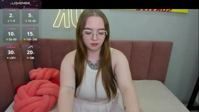 Image 11 of emma_adorablle Stream on Chaturbate on 18 days ago