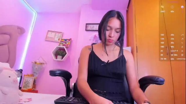 Image 4 of emma_anturin Stream on Chaturbate on 1 month ago