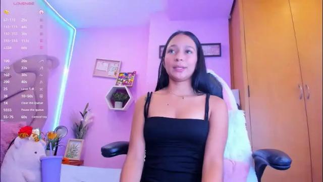 Image 10 of emma_anturin Stream on Chaturbate on 12 days ago