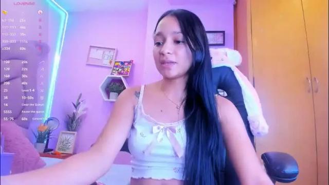 Image 3 of emma_anturin Stream on Chaturbate on 11 days ago