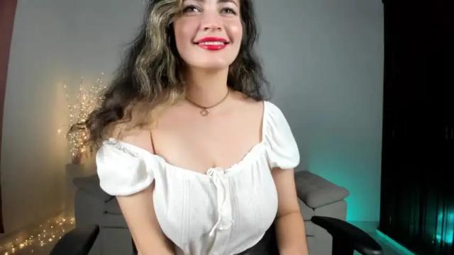 Image 12 of emma_blanco Stream on Chaturbate on 14 months ago