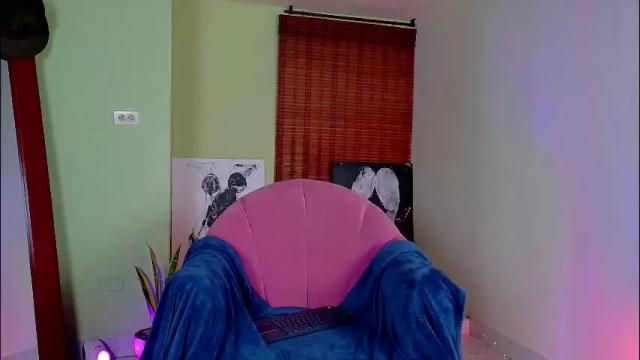 Image 10 of emma_blanco Stream on Chaturbate on 1 month ago