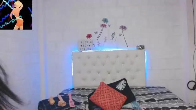 Image 8 of emma_camiilax Stream on Chaturbate on 20 months ago