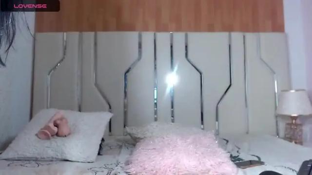 Image 12 of emma_camiilax Stream on Chaturbate on 18 months ago