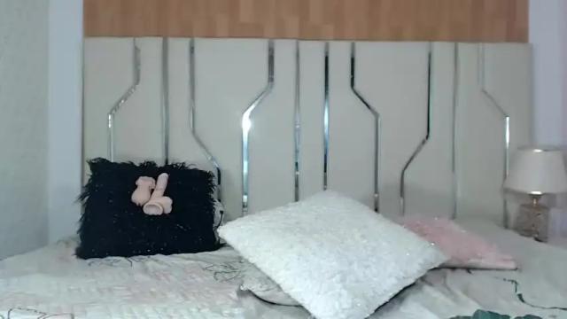 Image 4 of emma_camiilax Stream on Chaturbate on 18 months ago