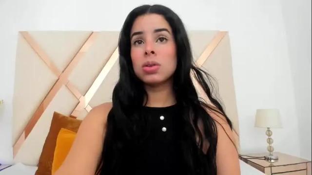 Image 6 of emma_castilloo Stream on Chaturbate on 2 months ago