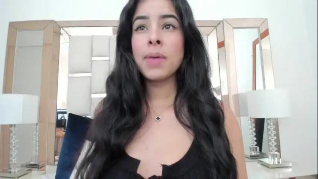 Image 12 of emma_castilloo Stream on Chaturbate on 1 month ago