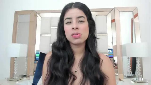 Image 6 of emma_castilloo Stream on Chaturbate on 1 month ago
