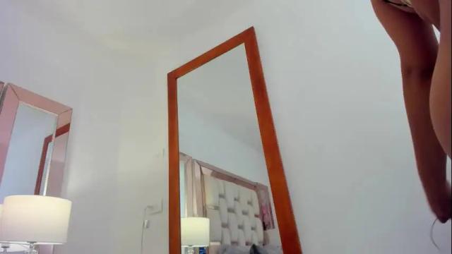 Image 8 of emma_castilloo Stream on Chaturbate on 1 month ago