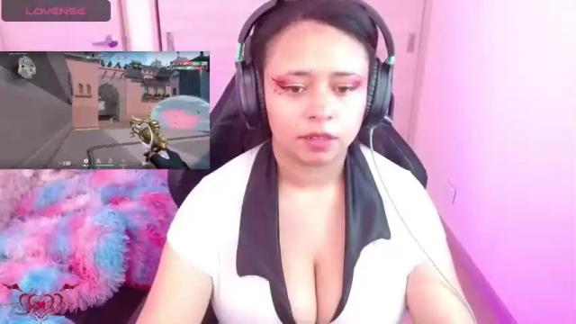 Image 2 of emma_chan19 Stream on Chaturbate on 13 months ago