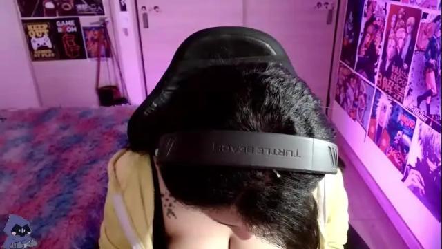 Image 2 of emma_chan19 Stream on Chaturbate on 4 months ago