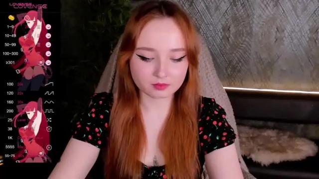 Image 3 of emma_chery Stream on Chaturbate on 13 months ago