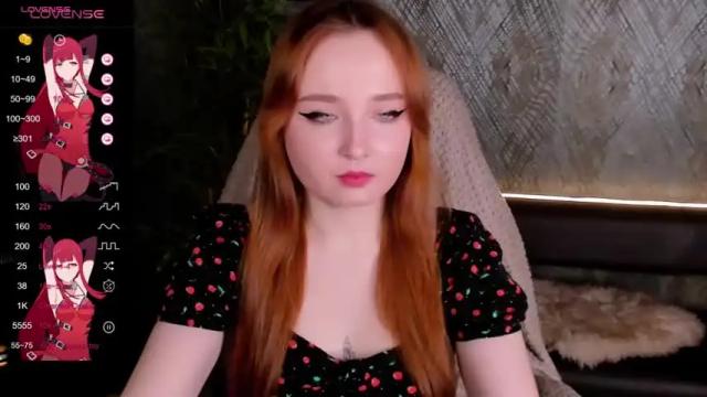 Image 7 of emma_chery Stream on Chaturbate on 13 months ago