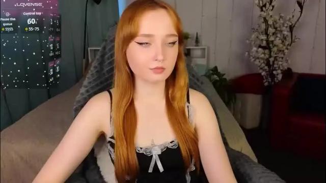 Image 4 of emma_chery Stream on Chaturbate on 1 month ago