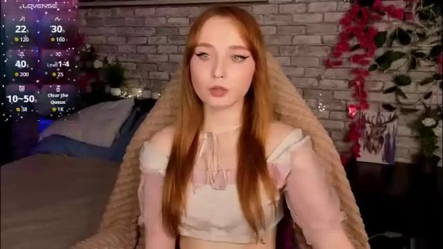 Image 12 of emma_chery Stream on Chaturbate on 1 month ago