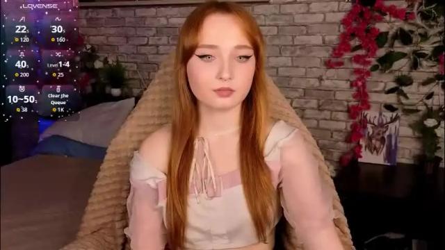 Image 4 of emma_chery Stream on Chaturbate on 1 month ago